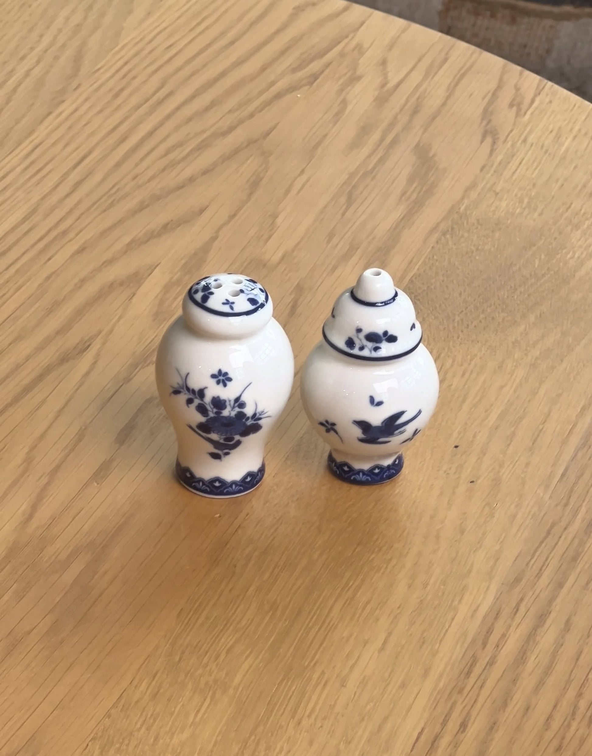 &klevering Delftware Salt & Pepper Set