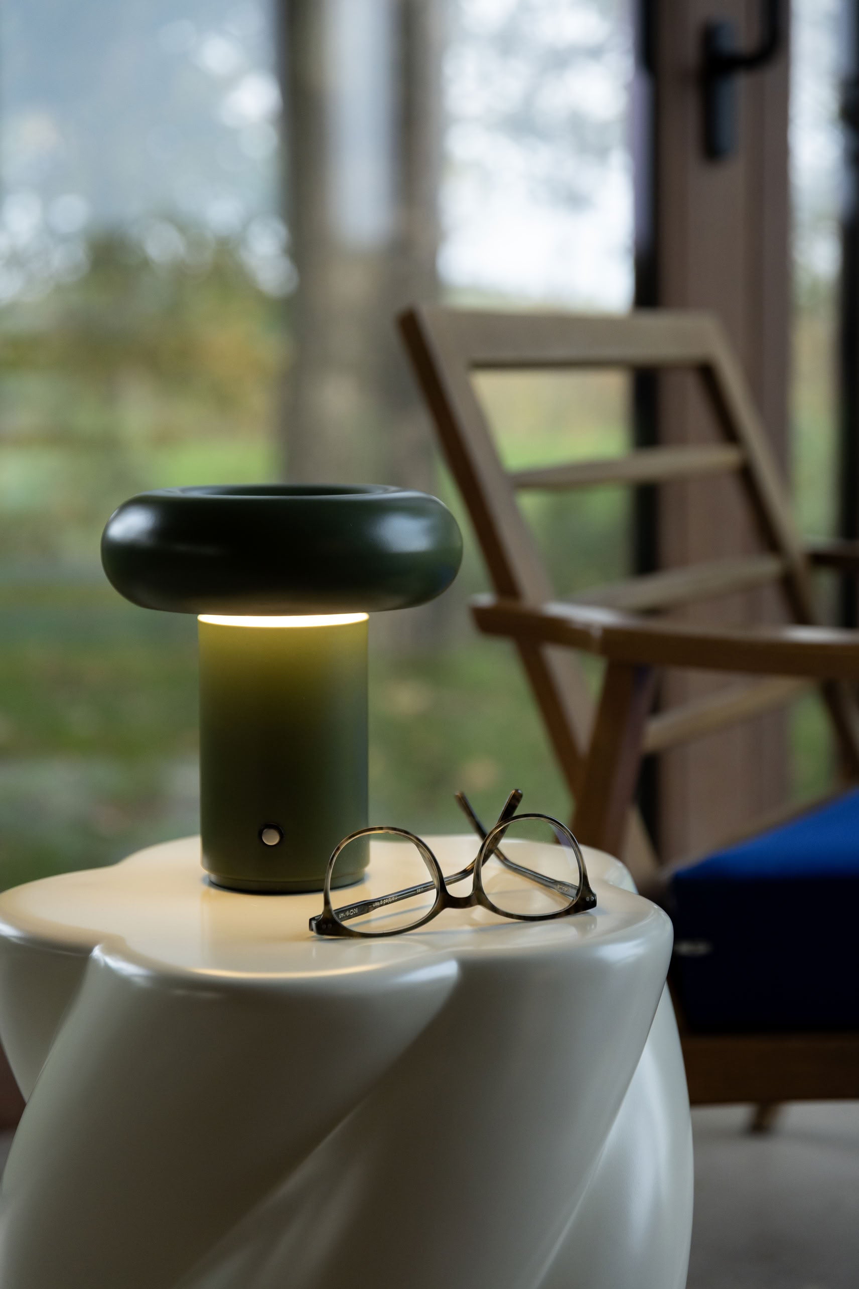 &klevering Glimpse Portable Lamp Moss Green