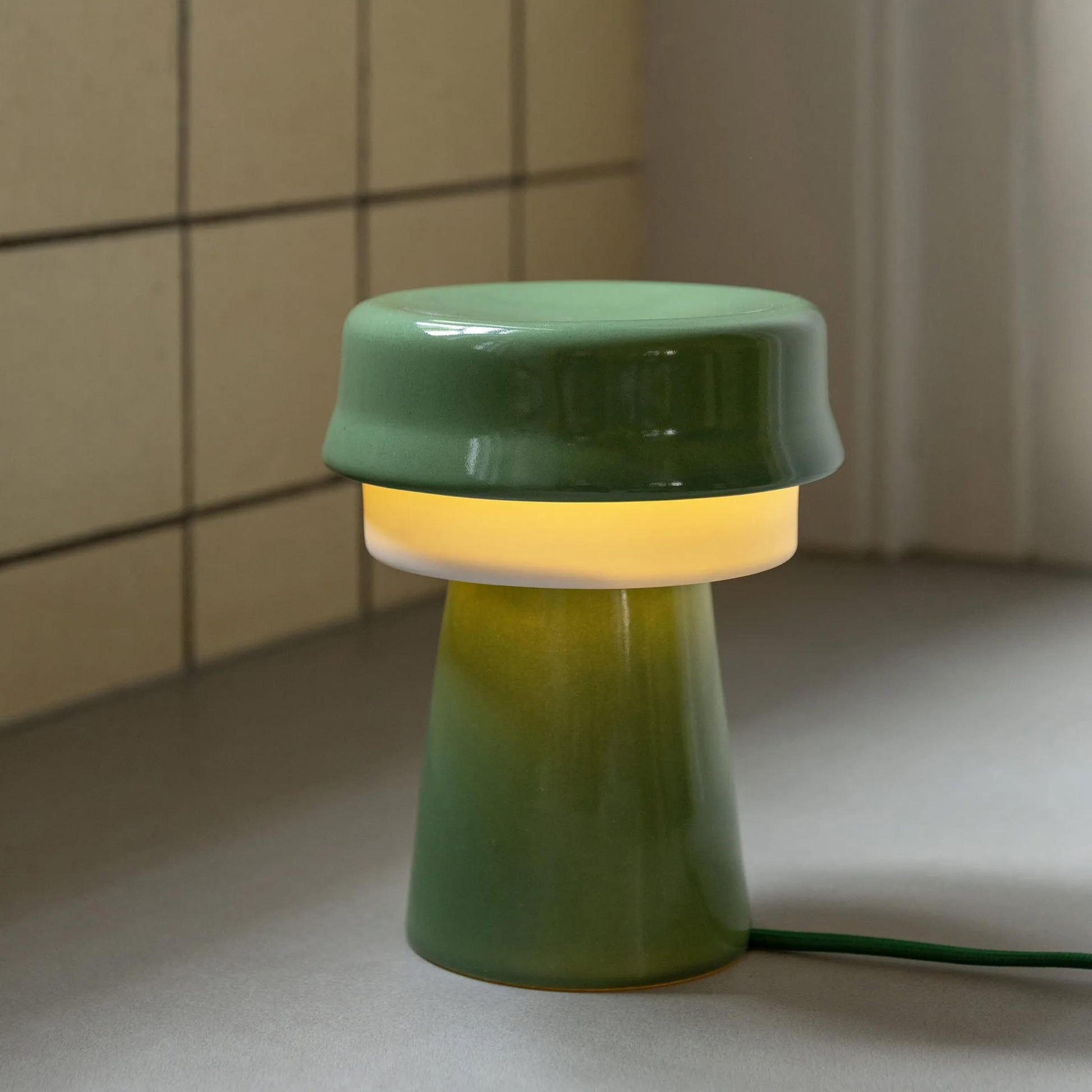 &klevering Hat Table Lamp Green