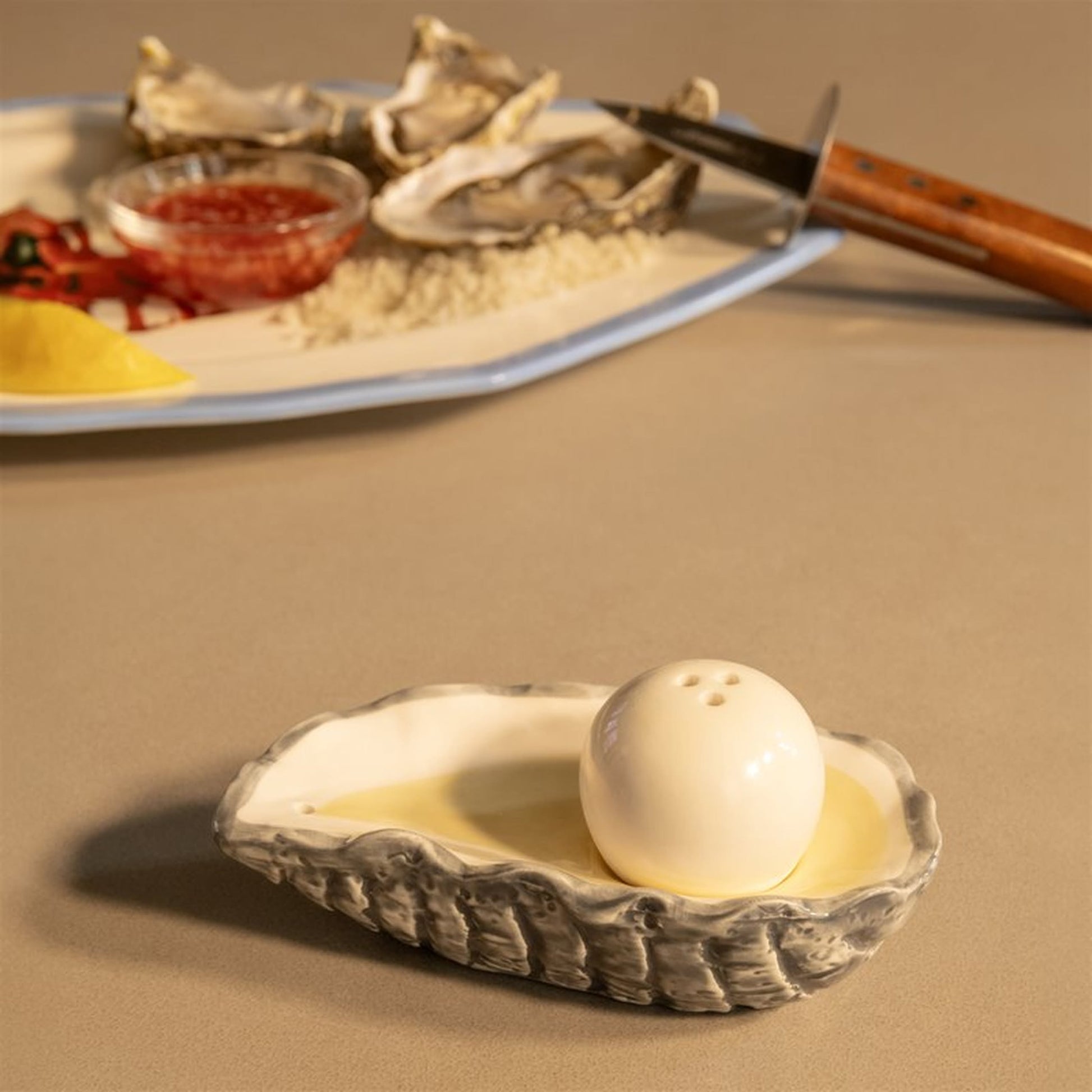 &klevering Oyster Salt & Pepper Set