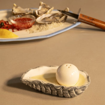 &klevering Oyster Salt & Pepper Set
