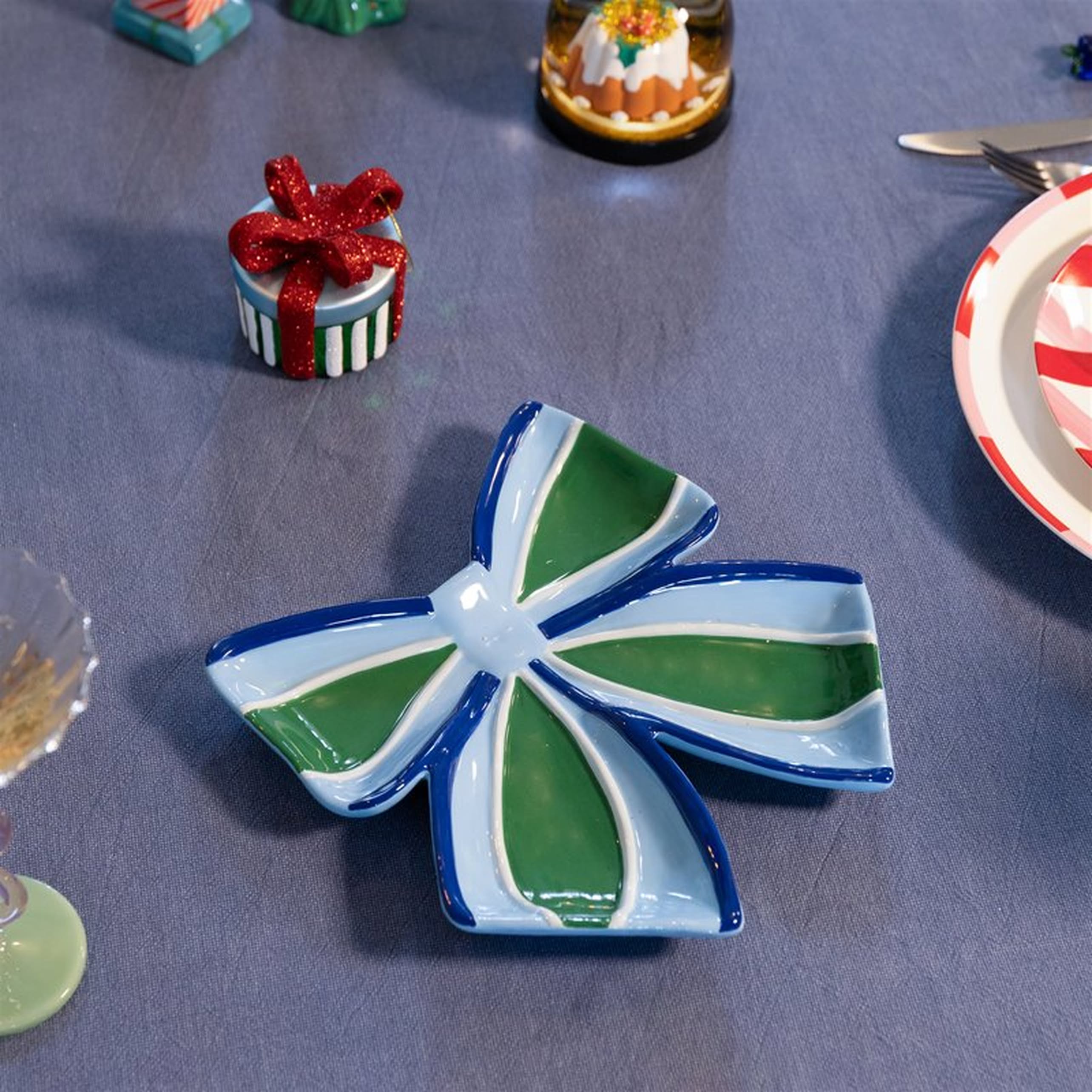 Top Ribbon Plate &klevering Ribbon Plate - Blue - Stacked Store