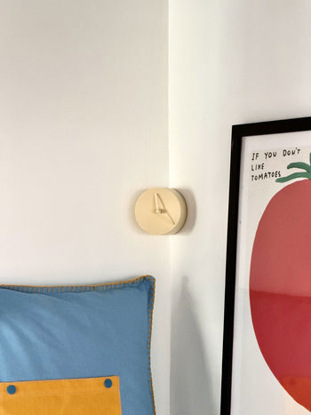mosery Corner Clock Butter